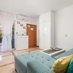Blue Dream Studio Apartment With A Pool